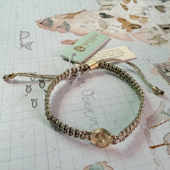 Spartina Pineapple Metallic Gold Friendship Bracelet - Picture 4 of 9